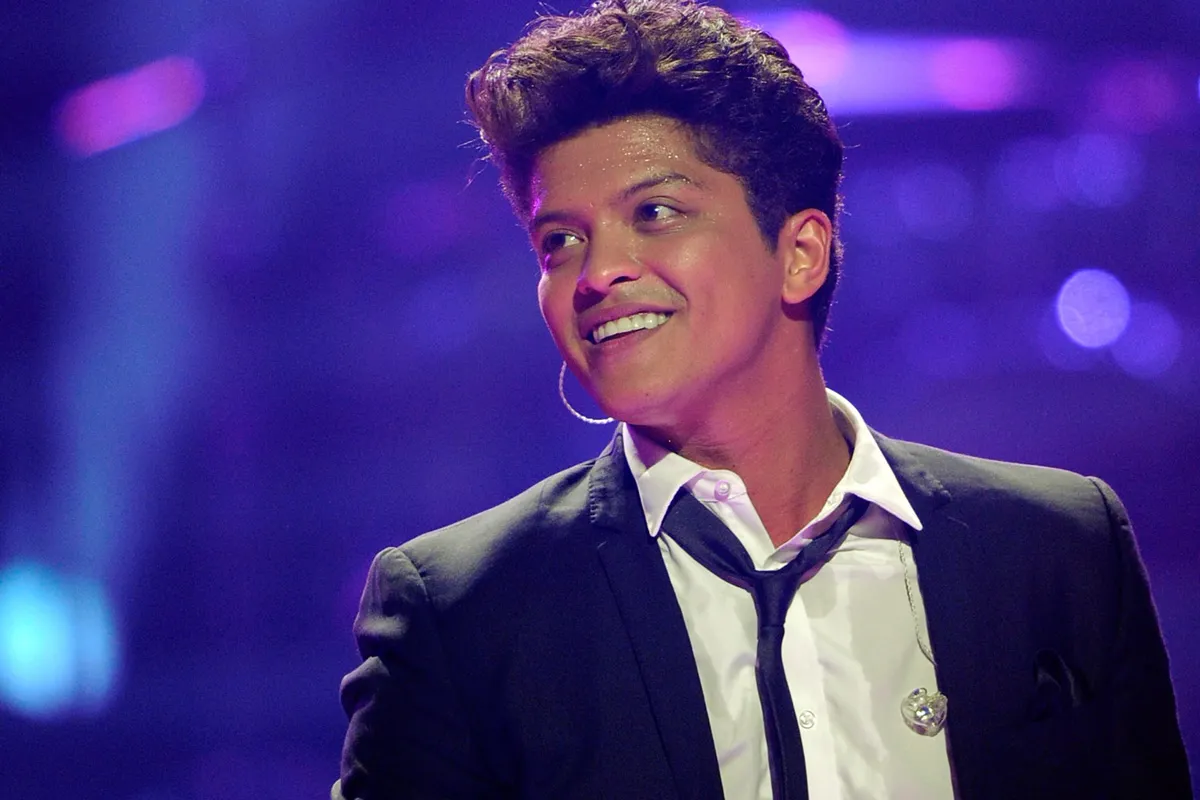Bruno Mars își surprinde fanii cu o colaborare neașteptată cu Ed Sheeran