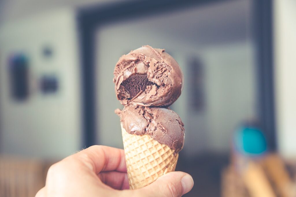 Rețete de înghețată fără mașină de înghețată: înghețată de vanilie, căpșuni, ciocolată și altele