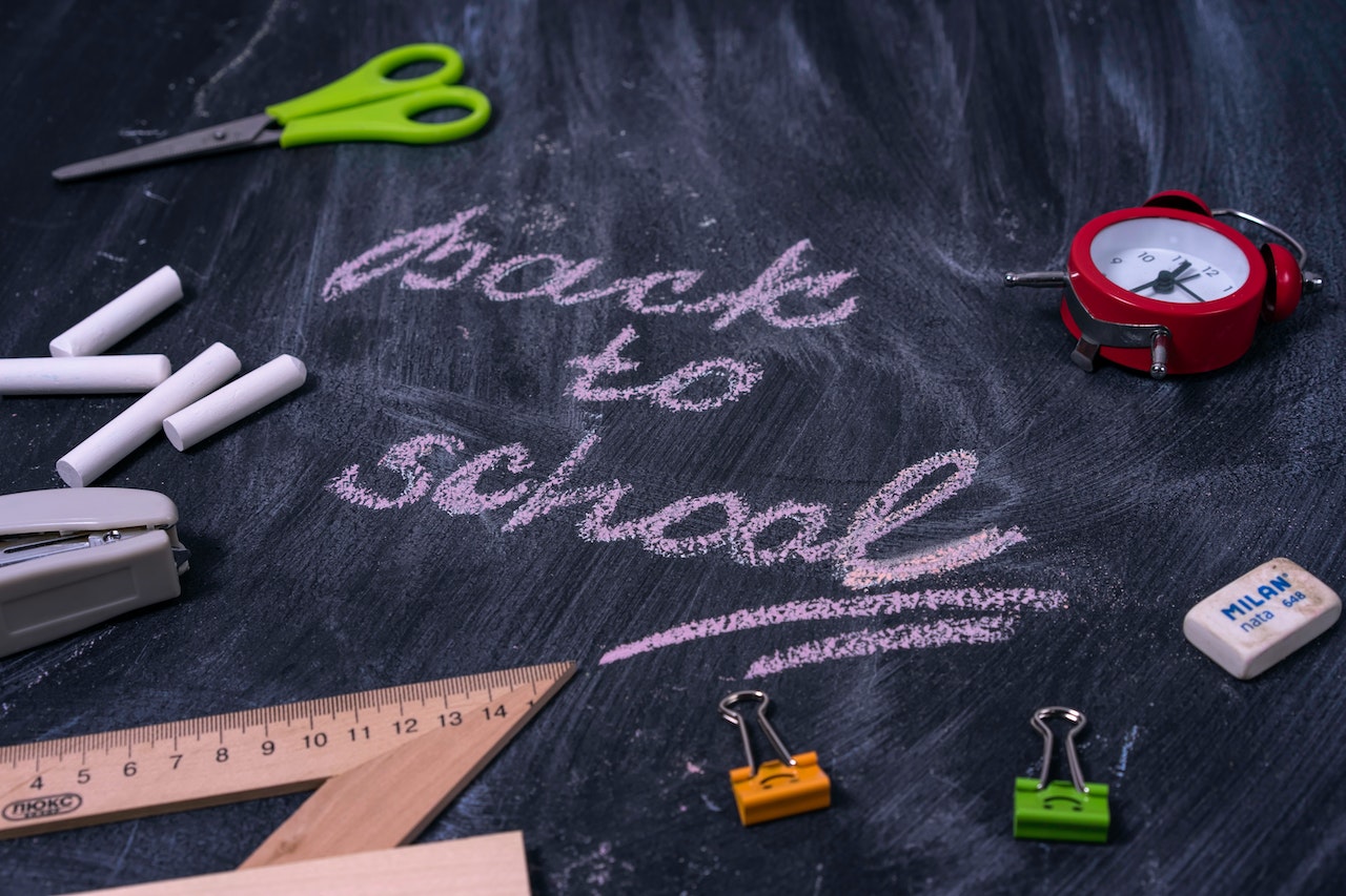 Back to school: Ghidul tău complet pentru alegerea rechizitelor școlare
