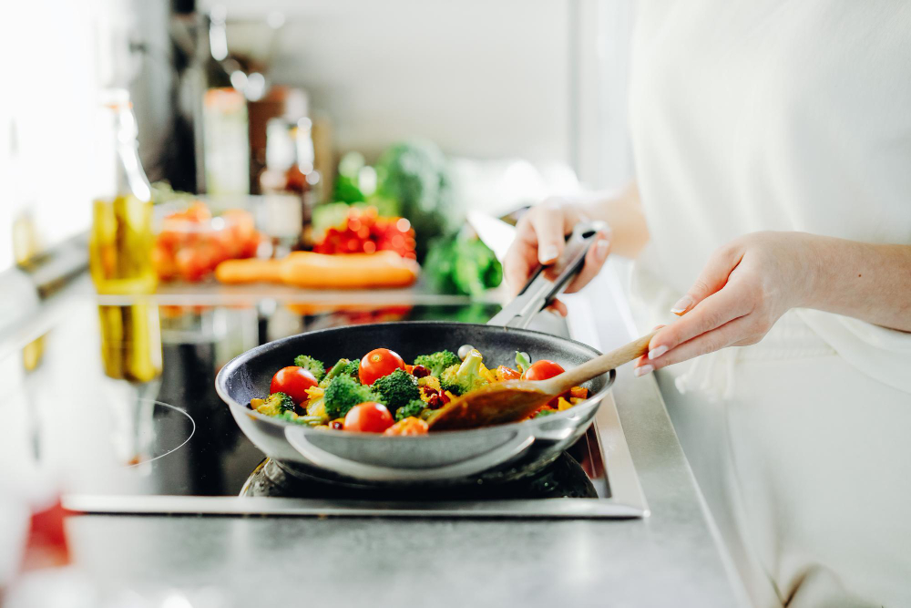 Cum să gătești mai sănătos fără a pierde din proprietățile alimentele