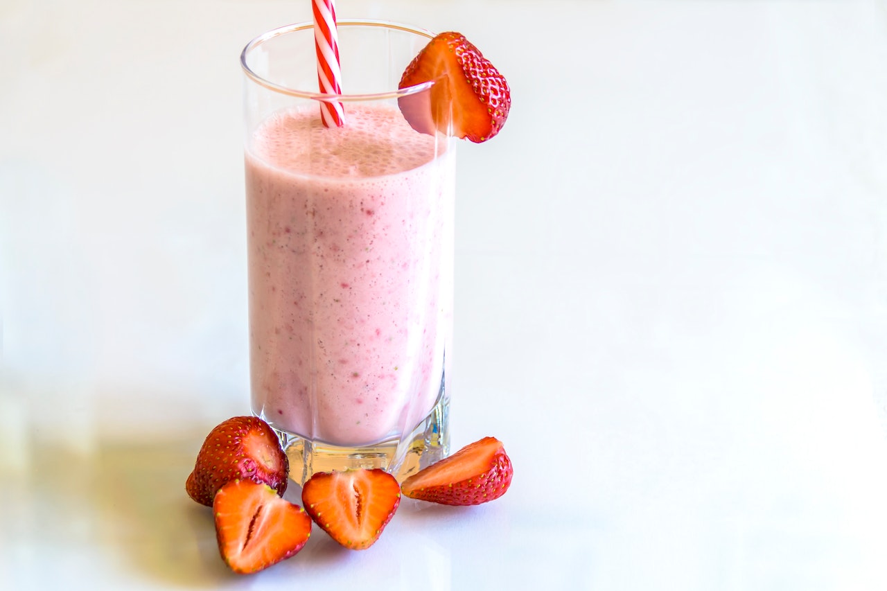 Milk shake: cum să prepari cele mai delicioase și sănătoase băuturi