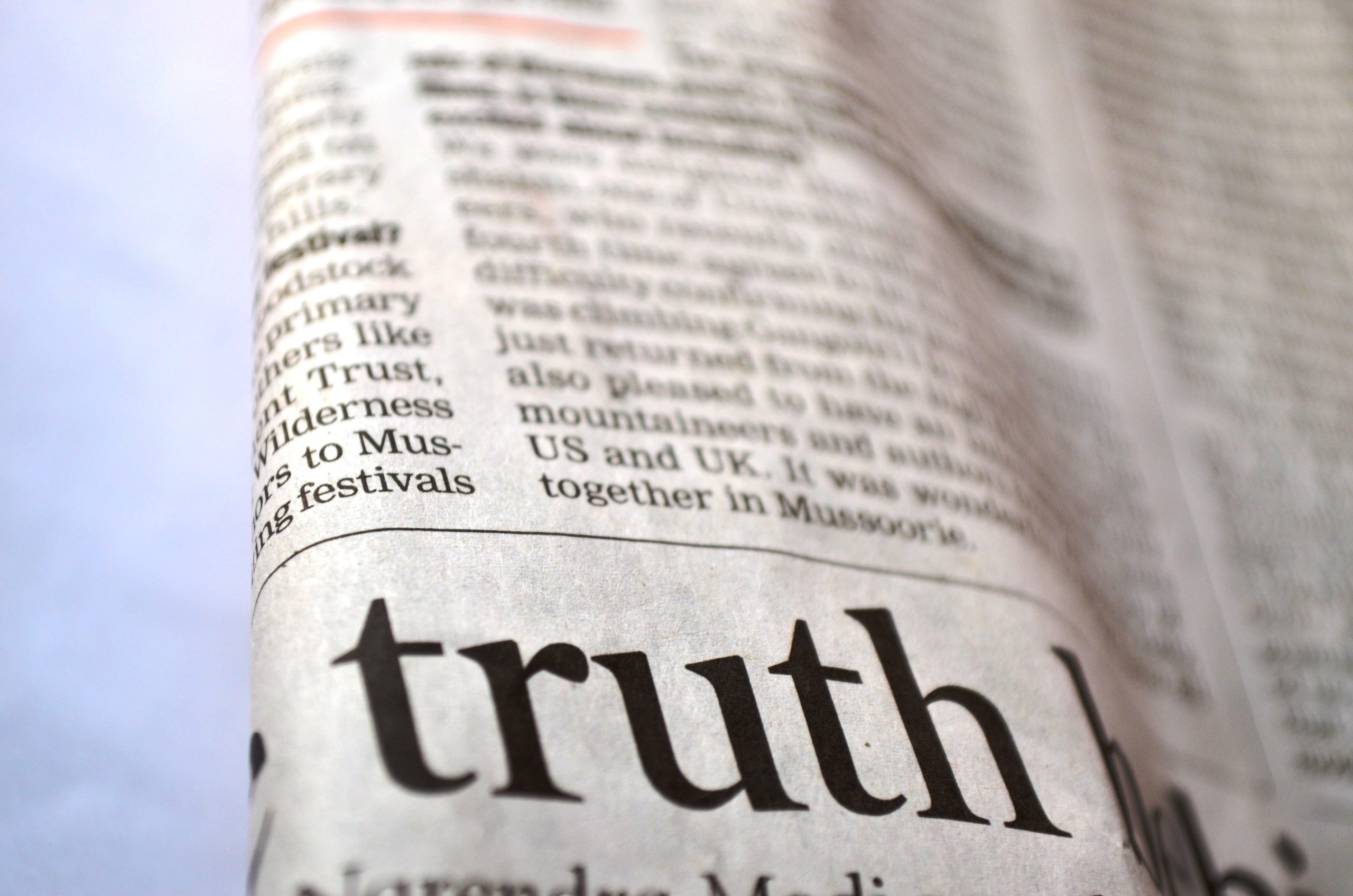 Cum se naște o știre: de la informația inițială până la publicarea articolului